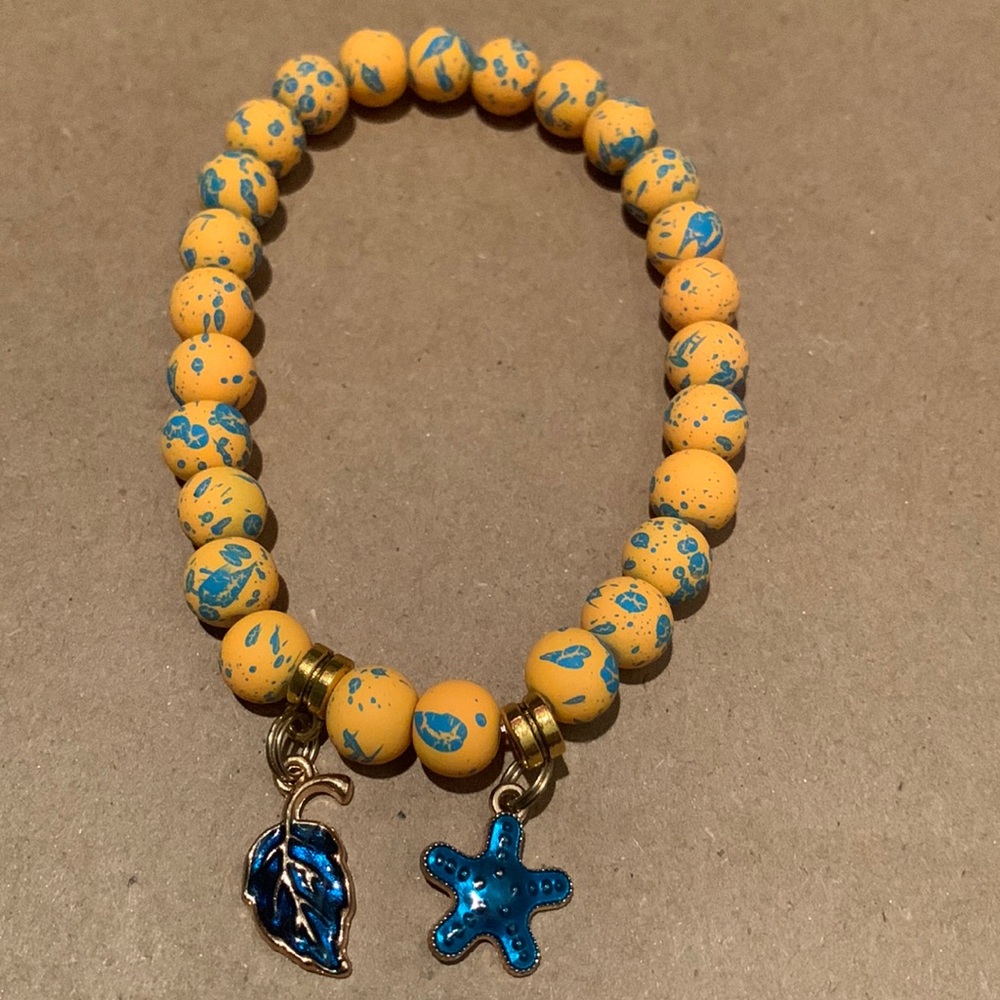 Beaded charm bracelet